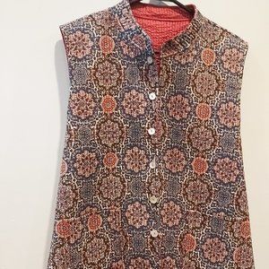 Reversible waistcoat red/blue